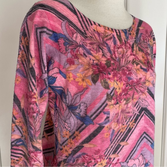 💐Gorgeous Nally and Millie floral knit tunic top - Picture 3 of 5